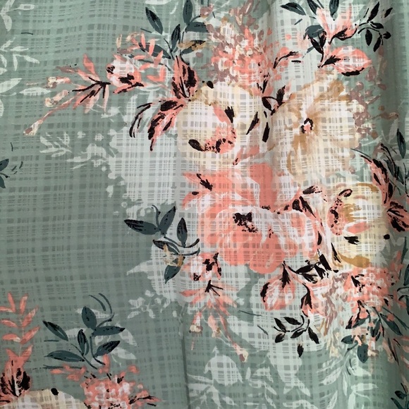 Floral Shift Dress - Picture 6 of 6